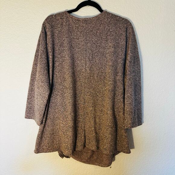 Be Strong and Courages Blouse 2X - Picture 2 of 3